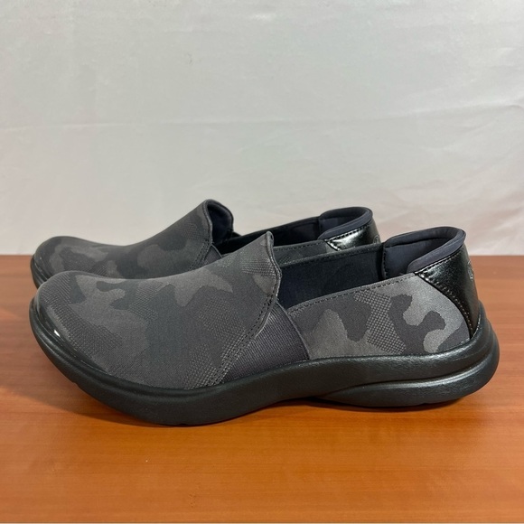 Bzees Jitterbug Women’s Grey Camo Slip On Shoe Size 9 #B1638 - Picture 4 of 9